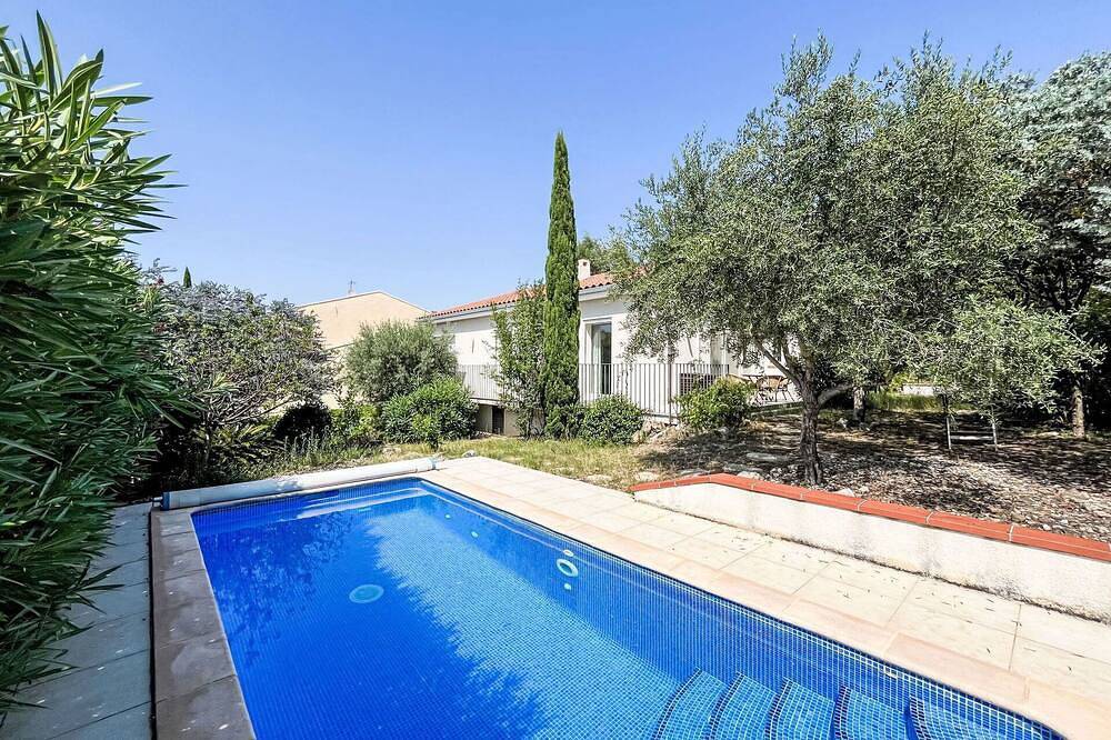Beautiful private villa for 6 guests with Wifi, A/C, private pool, Tv and patio in Montesquieu-des-Albères, Céret region