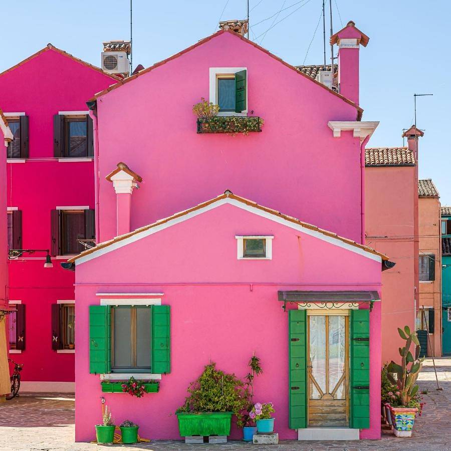 Night Galleria holiday home - bed & art -sea view in Burano, Venedig