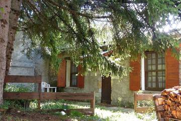 Gîte pour 6 personnes, avec jardin et balcon à Beuil