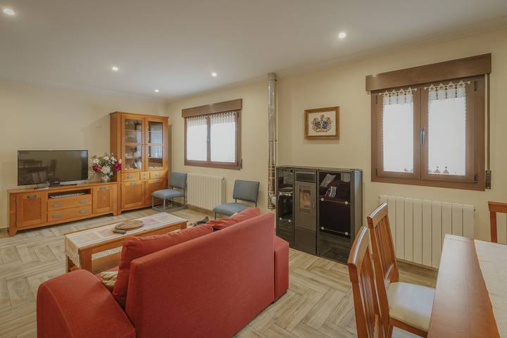 Chalet para 10 personas, con jardín y balcón en Provincia de Burgos - 3