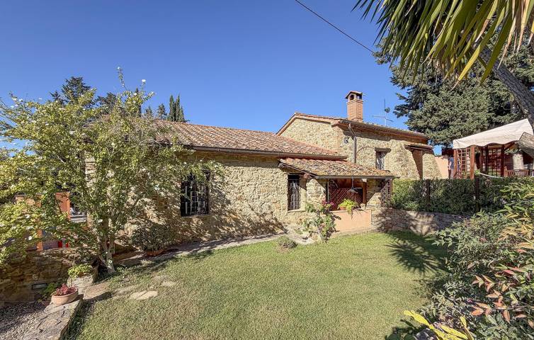 90sqm Apt avec AC, Parking, Piscine & Internet, Scarlino 1km in Scarlino, Province de Grosseto