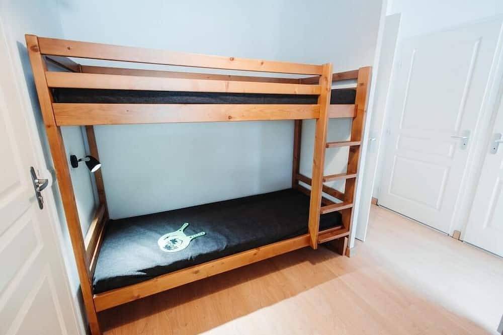 Entire apartment, Wifi, terrace, balcony, parking, tv, ski locker, 56m², Ax-Les-Thermes in Ax-les-Thermes, French Pyrenees