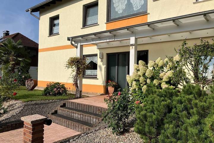 Ferienwohnung für 2 Personen, mit Terrasse und Garten in Silz (Pfalz)