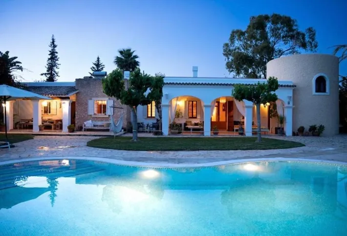 Chalet para 10 personas, con jardín además de vistas y piscina - 1