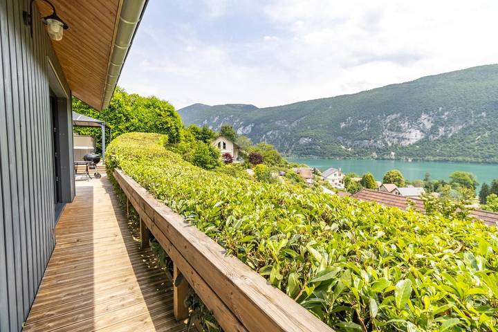 Gîte pour 2 personnes, avec Jacuzzi et Terrasse ainsi que Piscine et Sauna