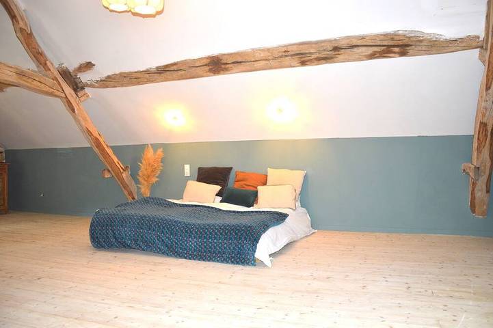 Chambre d’hôte pour 13 personnes, avec piscine et jardin à Stigny - 2