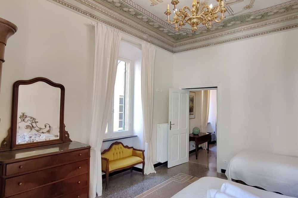 Entire apartment, Albenga \"Historic Residence Senator Rolandi Ricci\" in Albenga, Riviera di Ponente