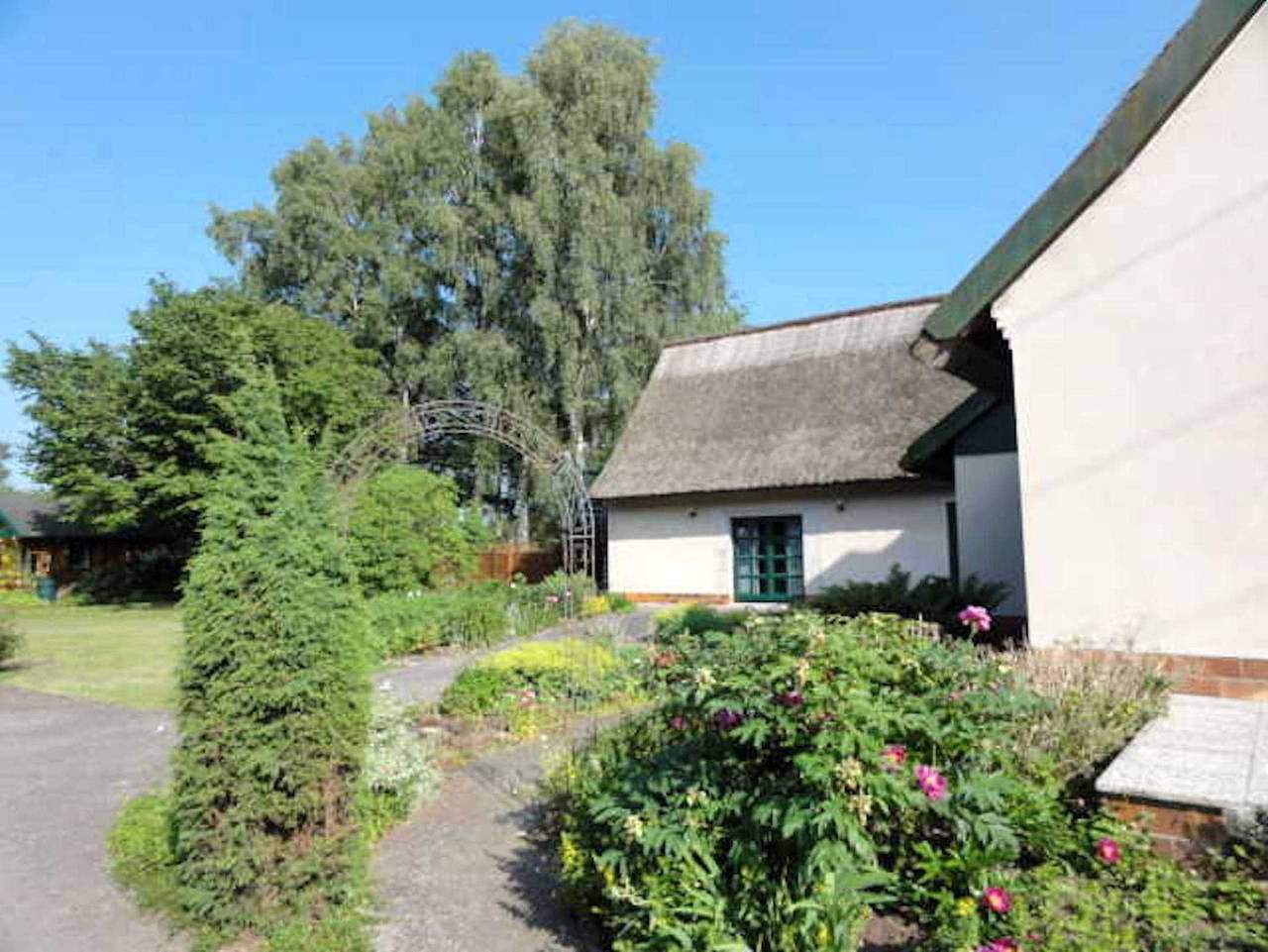 Ganze Ferienwohnung, Reetdachhaus Landhaus Ulrich - Doppelzimmer 25 m² (Gemeinschaftsbad) in Bergen auf Rügen, Bergen auf Rügen und Umgebung