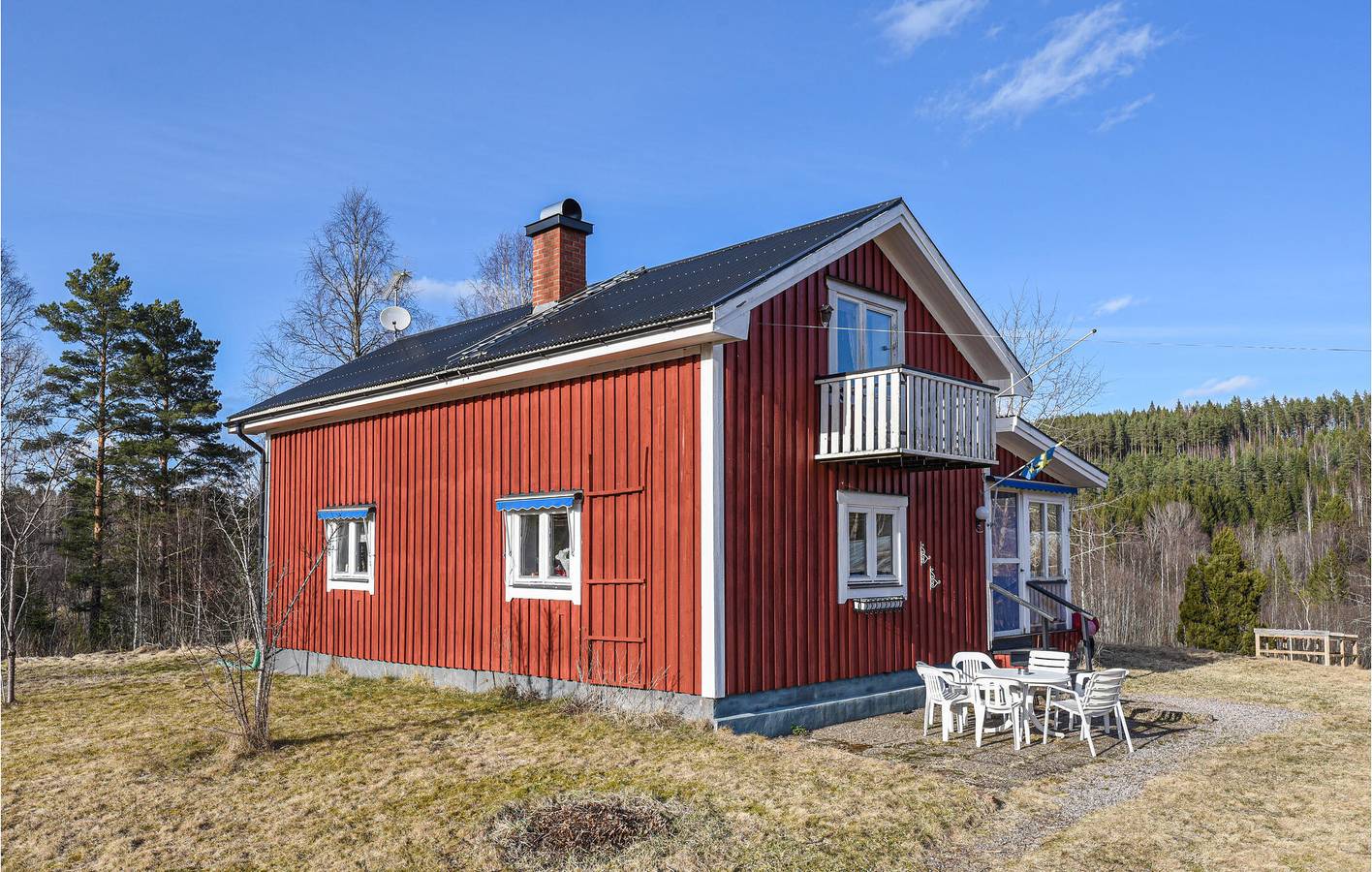 Hus för 6 Personer med trädgård in Värmland