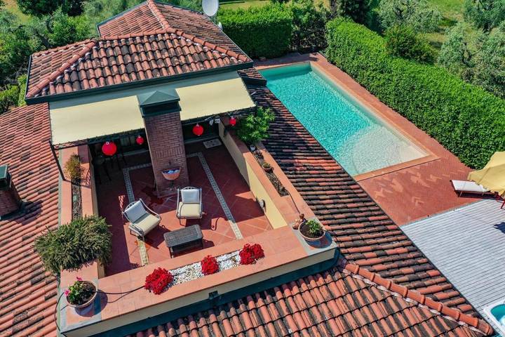 B&b per 4 persone, con Balcone e Terrazza nonché Idromassaggio e Giardino a Padenghe sul Garda
