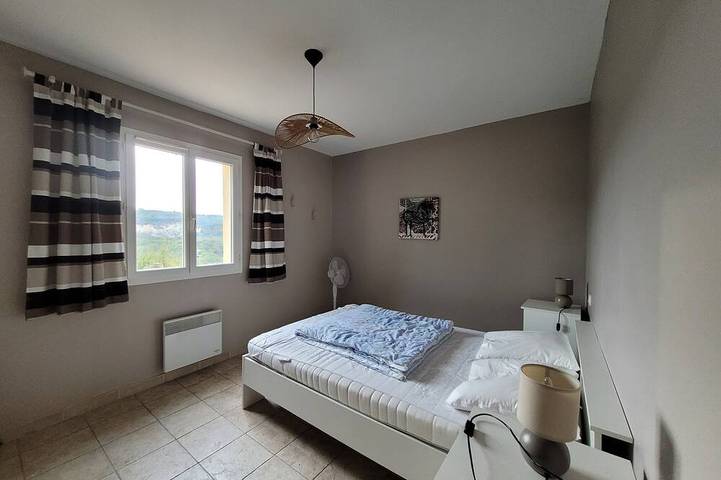 Location de vacances pour 10 personnes, avec jardin et terrasse, animaux acceptés à Bauduen - 2