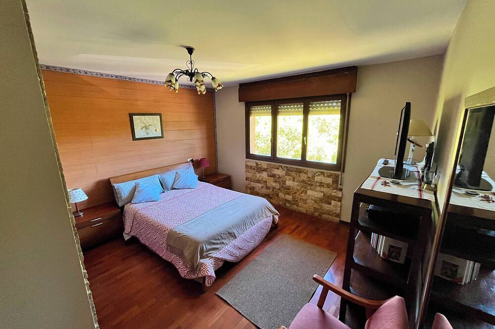 Heated Swimming Pool (all year round) 2 km Ñora beach, 9 Gijón- barbecue, fireplace in Quintueles, Villaviciosa