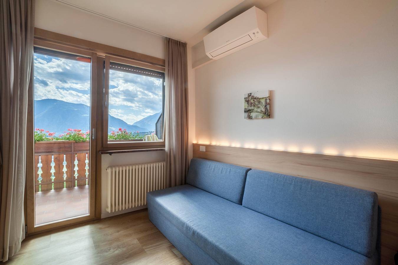 Ganze Wohnung, Ferienwohnung "Gartenheim Maria" mit Bergblick, Gemeinschaftspool & Wlan in Schenna, Sarntaler Alpen