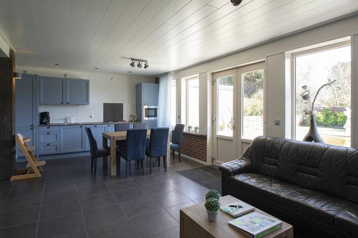 Bungalow voor 6 personen, met terras en tuin in Callantsoog