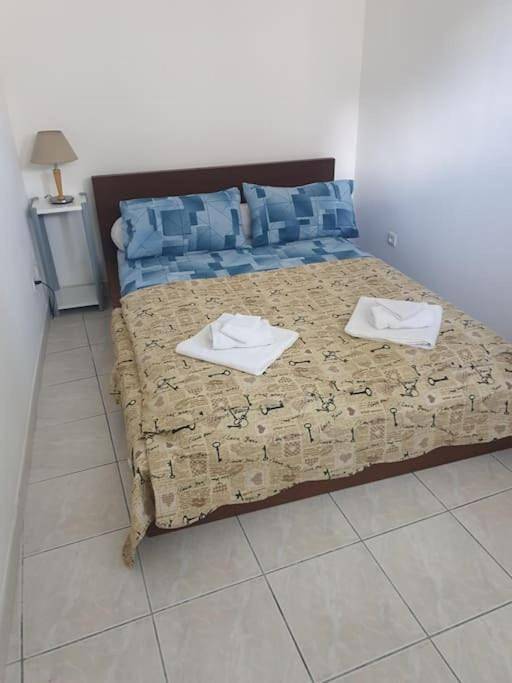 Appartement entier, One-Bedroom Apartment in Loupian, Côte méditerranéenne (France)