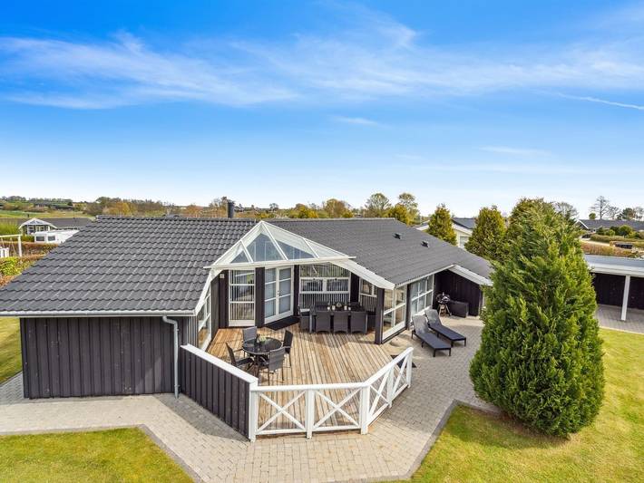 Ferienhaus für 6 Personen, mit Terrasse und Sauna in Flovt Strand