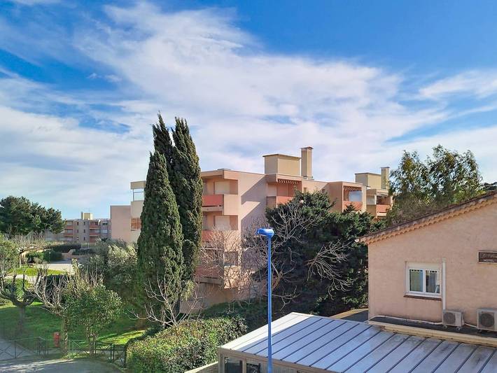 Gîte pour 4 personnes, avec terrasse et piscine dans Plage La Favière - 2