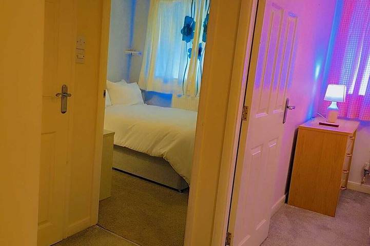 Experience Comfort and Style at Our Modern Luxury 3-Bedroom Guesthouse in Wigan\" in Wigan, Gran Mánchester