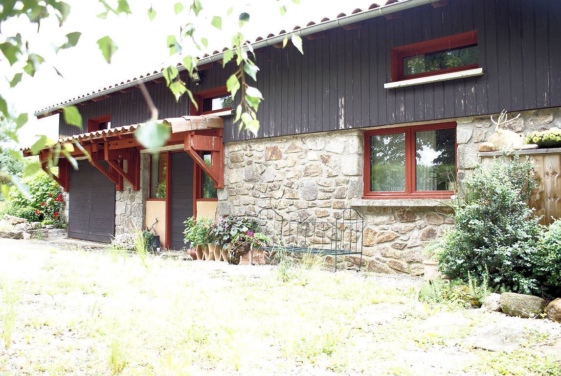 Ecogîte 2/4 personnes in Leynhac, Région d'Aurillac