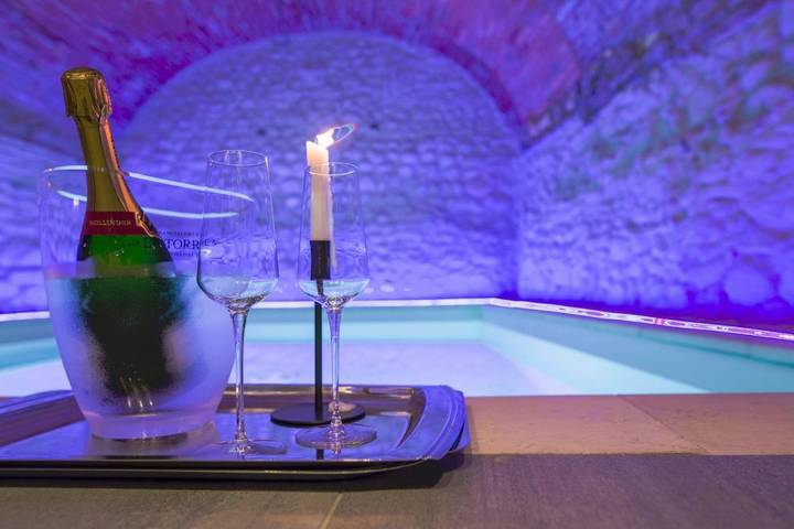 BnB für 2 Personen, mit Whirlpool und Pool sowie Sauna und Ausblick in Verona