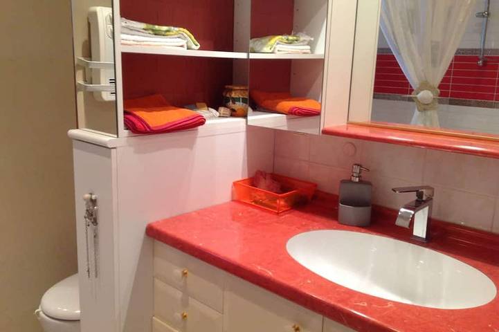 Ganze Wohnung, Mimet la diote, Ausflug in die Sonne und in die Ruhe in Mimet, Mittelmeerküste (Frankreich)