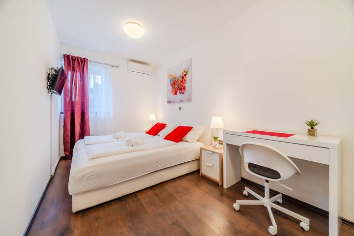 Entire apartment, Red Vibe Studio Central 2 in Zagreb, Zagreb region