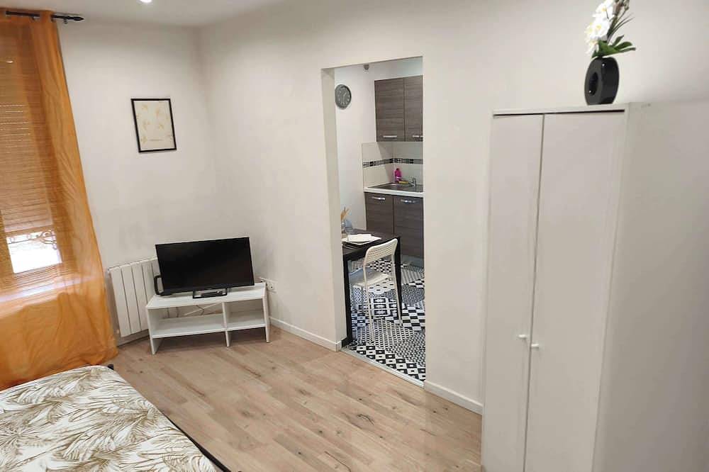 Ganze Wohnung, Ground-Floor Apartment with Free Parking in Charleville-Mézières, Ardennen