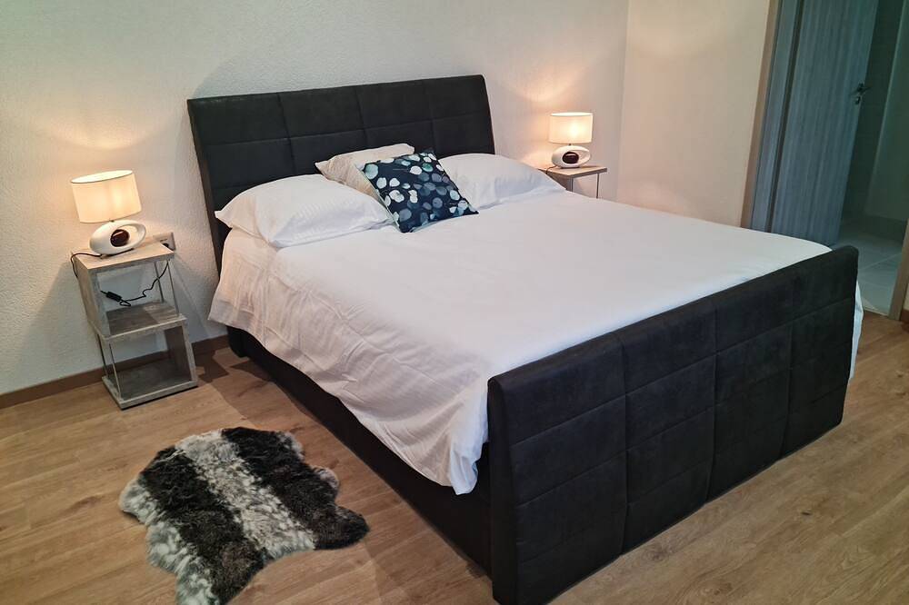 Chambres d'hotes centre Porrentruy vue Chateau avec espaces partagés in Porrentruy, Canton du Jura