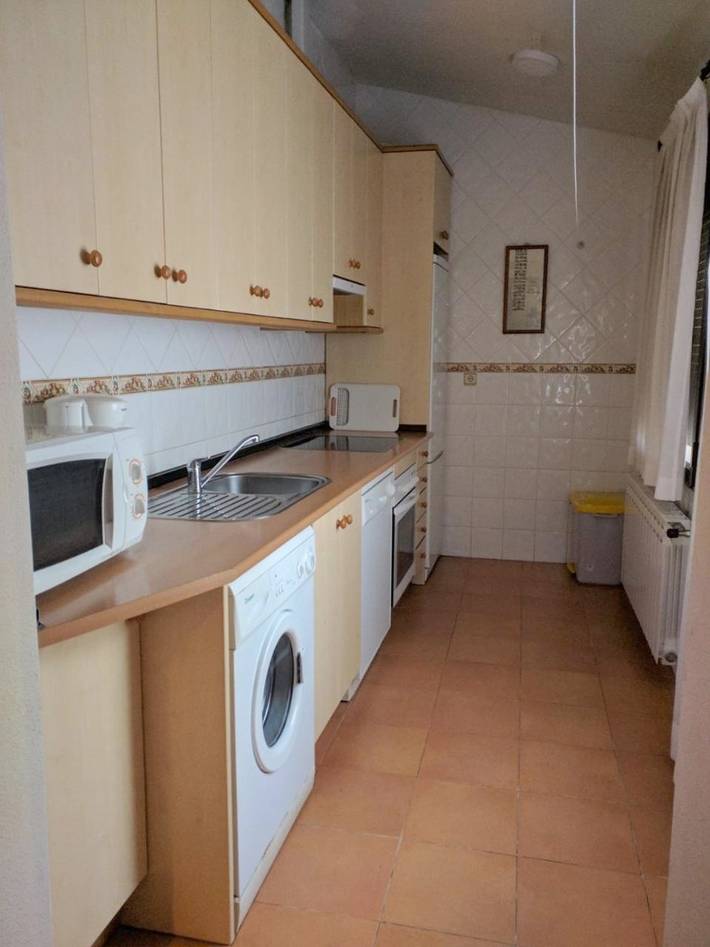 Casa rural para 8 personas, con Balcón y Terraza además de Jardín y Vistas en Las Navas del Marqués - 4