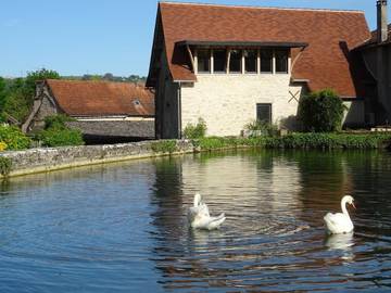 Cottage pour 6 personnes, avec vue ainsi que vue sur le lac et jardin, adapté aux familles à Salles-Courbatiès