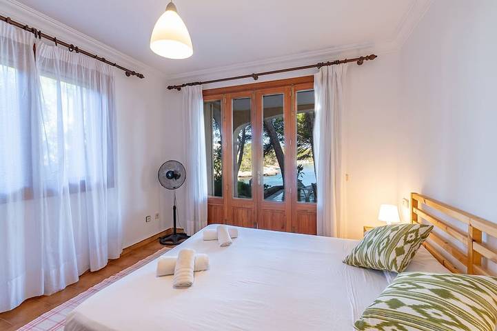 Ganze Wohnung, Angebot September und Oktober - Direkter Zugang zum Meer und den Stränden, ideal für Familien in Portopetro, Santanyí