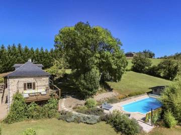Villa pour 8 personnes, avec terrasse et jardin, animaux acceptés dans l' Aveyron