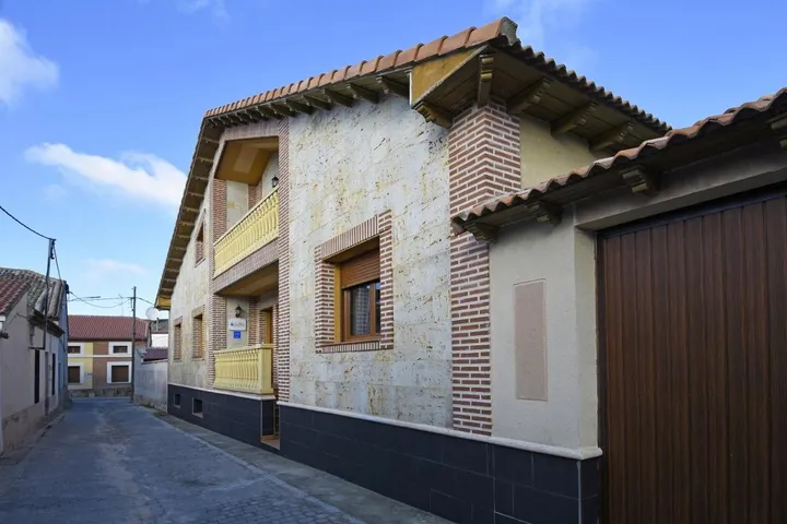 Country house for 12 people, with pool and terrace as well as view - 1