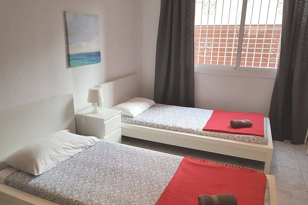 Haus In Der Nähe Vom Strand In Palma De Mallorca Mit Terrasse Und Wifi in Sant Agusti, Palma
