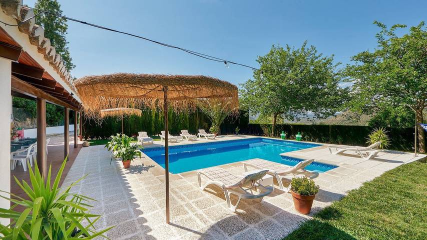 Casa rural para 12 personas, Se admiten mascotas en Cambil