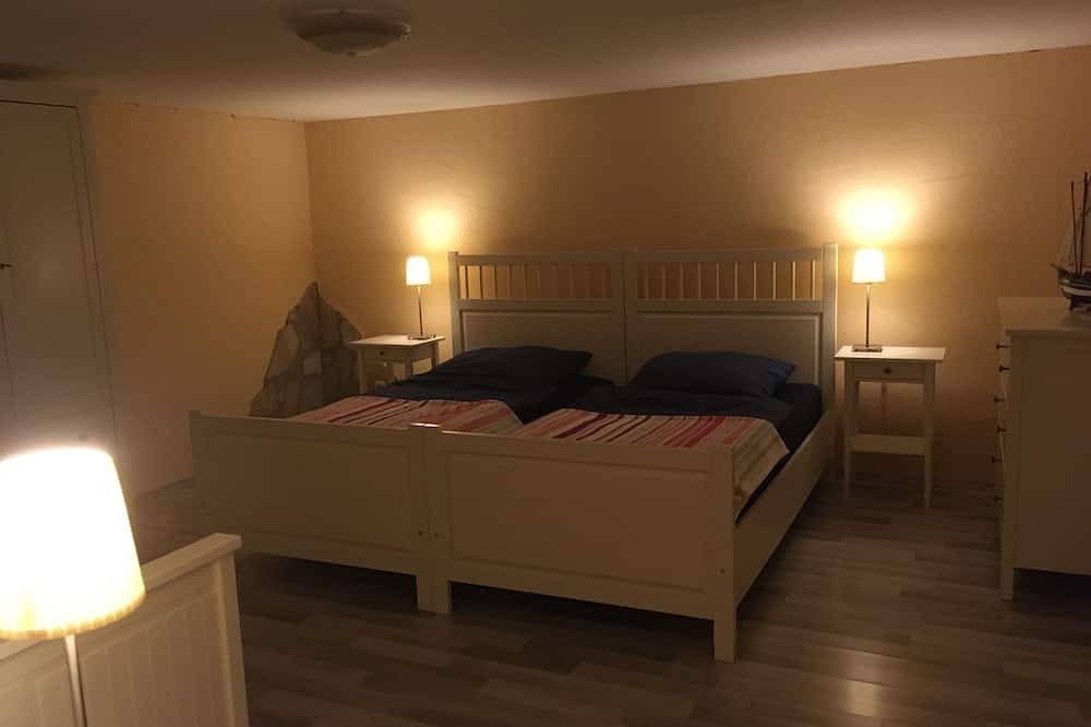 Ganze Wohnung, Ferienwohnung Unter den Linden zwischen Lausitzer Seenland und Krabat-Region in Lauta, Lausitzer Seenland