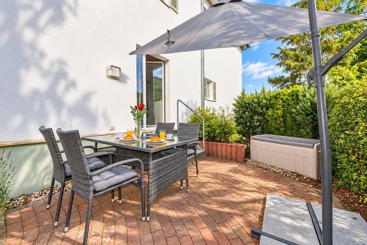 Ganze Wohnung, Haus Thalia 2 Strandläufer - strandnahe Ferienwohnung mit Terrasse in Drei Kaiserbäder, Heringsdorf