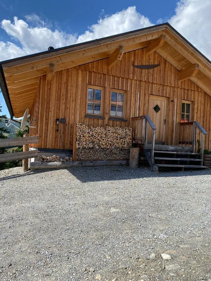 Chalet für 8 Personen, mit Ausblick und Garten sowie Sauna - 1