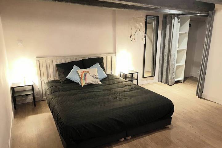 Location de vacances pour 9 personnes, avec jardin à La Puye - 2