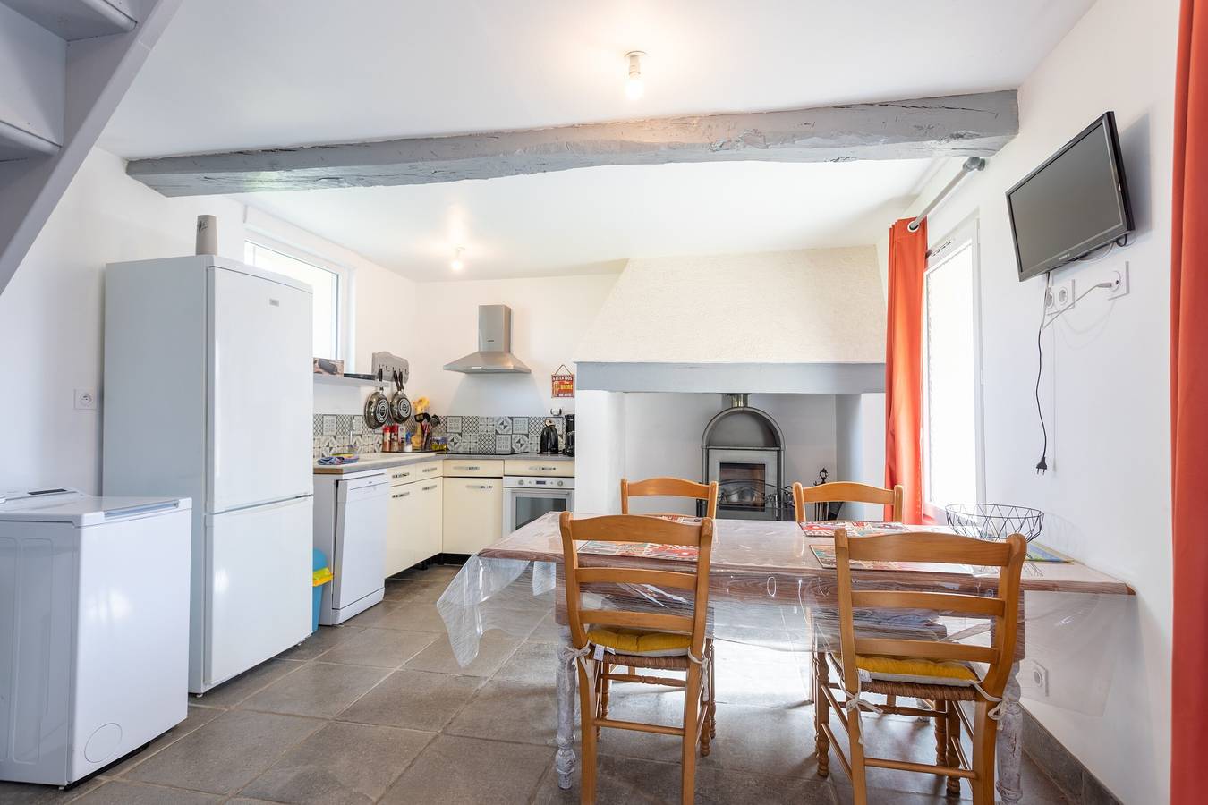 Maison de vacances 'Gîte les Charmilles' avec terrasse privée, jardin privé et Wi-Fi in Mont, Béarn