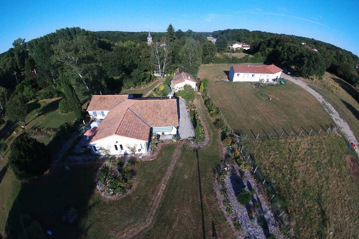 Location de vacances pour 2 personnes, avec jardin à Nieuil