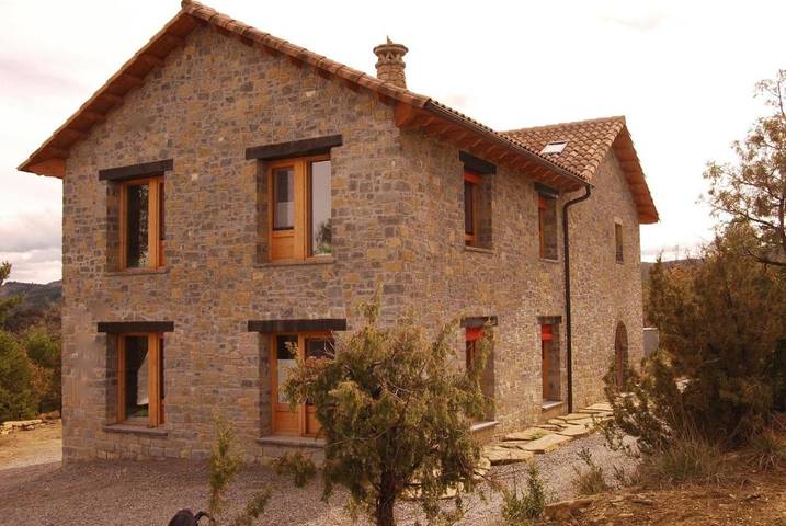 Gîte pour 8 personnes, avec Terrasse ainsi que Jardin et Vue à Aínsa - 2