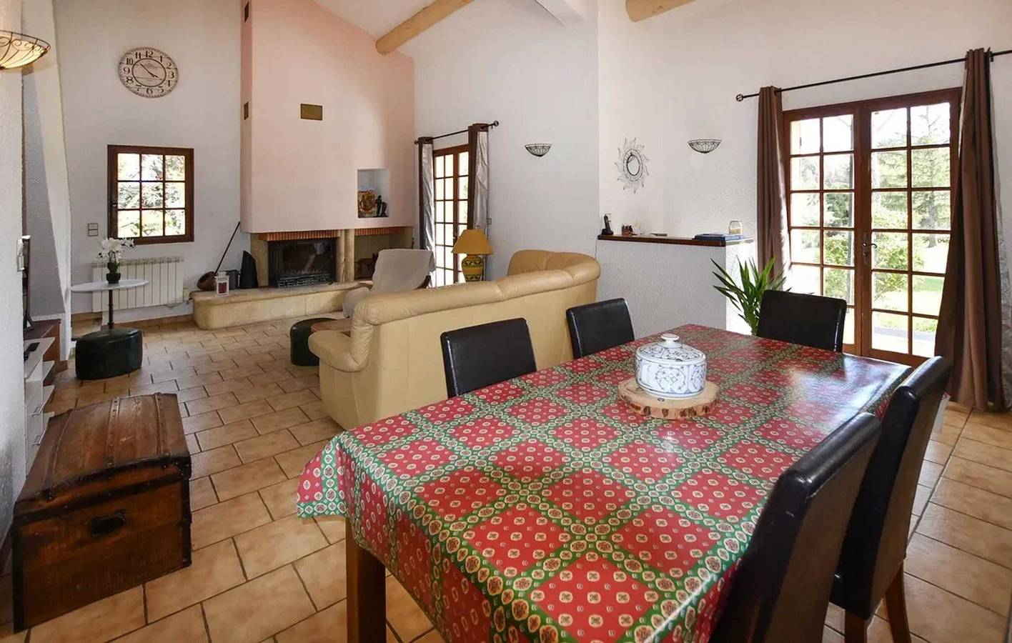 Provencal house with fireplace in Loriol-du-Comtat, private garden in Loriol-du-Comtat, Vaucluse