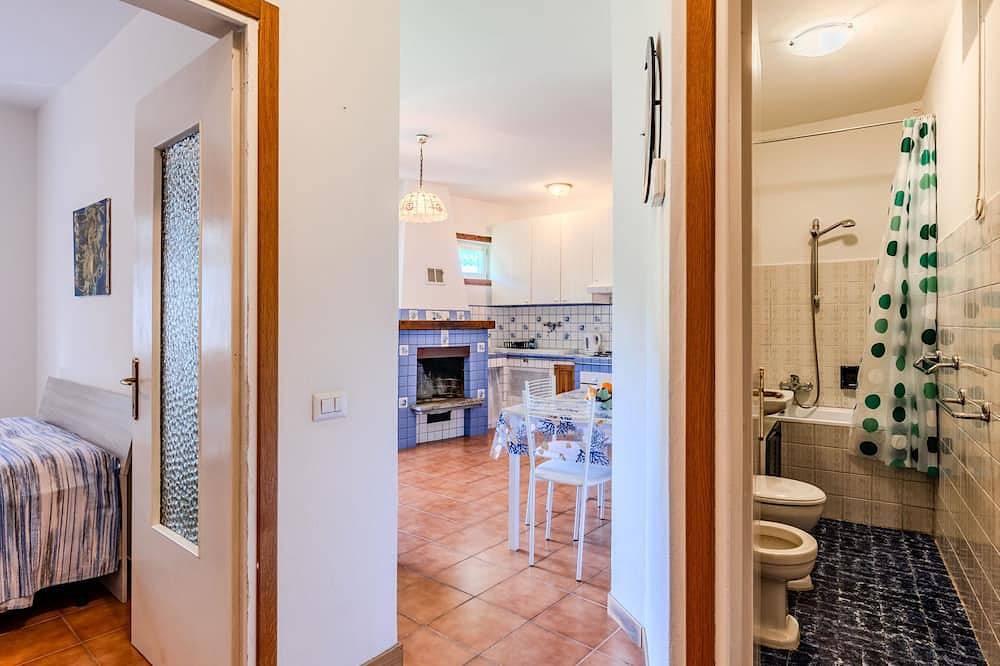 Ganze Wohnung, Caria 1 in Corrido, Luganersee (Italien)