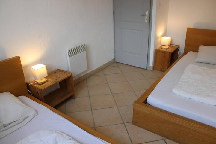 Location de vacances pour 6 personnes, avec piscine et balcon à Contes - 3
