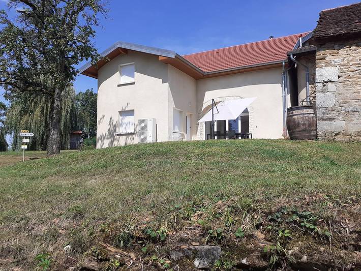 Gîte pour 10 personnes, avec Terrasse ainsi que Jardin et Vue à Chamblay