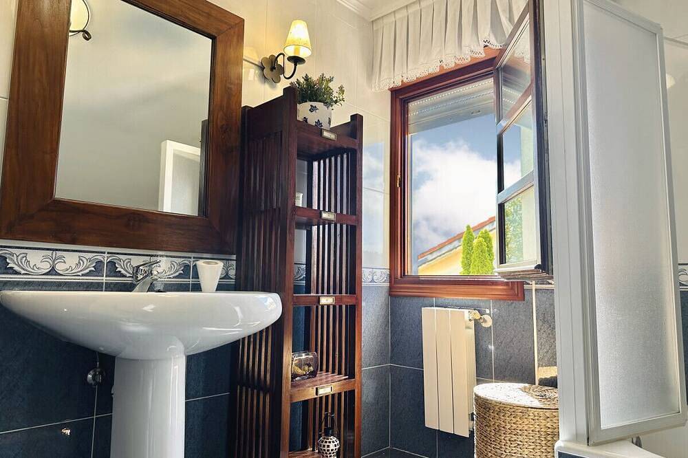 Casa con jardín privado-20806-El jardín de Lucía in Santiuste, Argoños