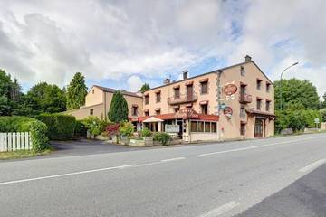 Hôtel pour 3 personnes, avec terrasse et jardin, animaux acceptés à Orcines