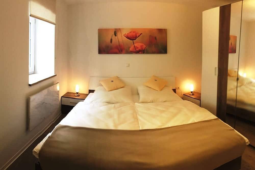Ganze Wohnung, Appartement Haus am Eck, Eg, 40qm, 1 Schlafzimmer, Wlan in Altötting, Landkreis Altötting