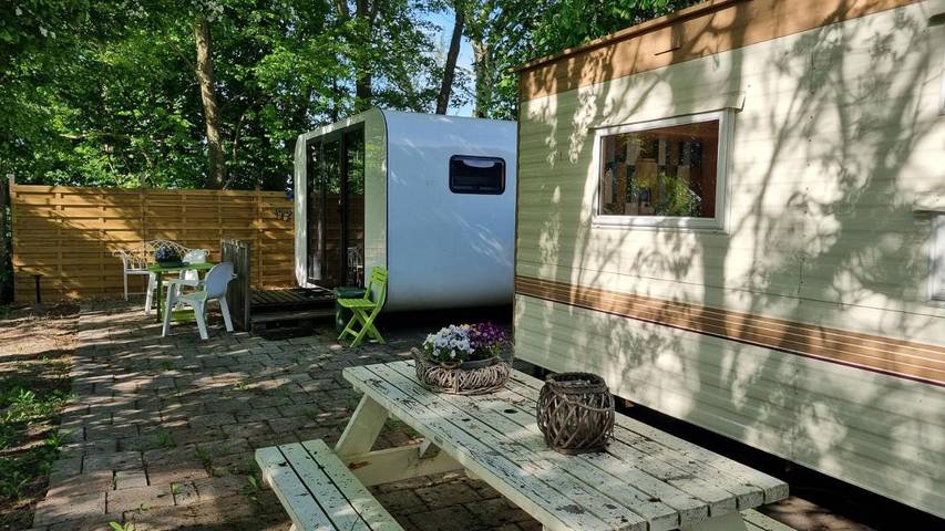 Camping voor 2 personen, with tuin and uitzicht as well as terras in Amsterdam